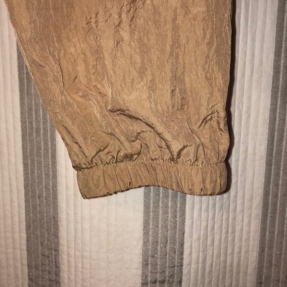 Color-Block Crop Hooded Windbreaker - Picture 5 of 8